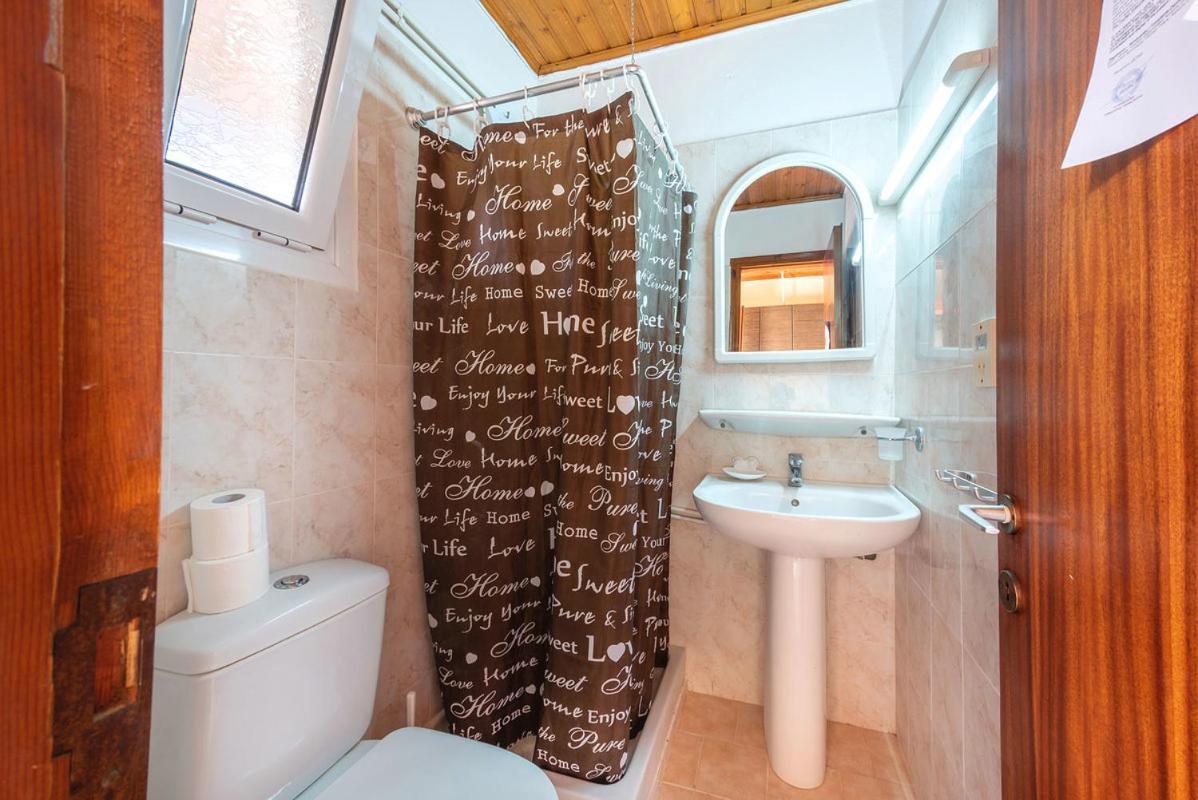 Mimosa Apartments With Pool Палеокастрица Екстериор снимка